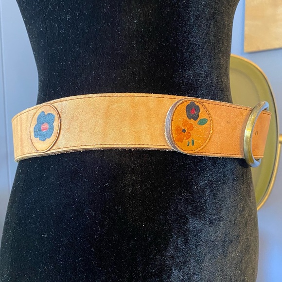 ❌SOLD🏷️Vintage Hand Painted Brown Leather Bohemian Belt - Picture 5 of 13